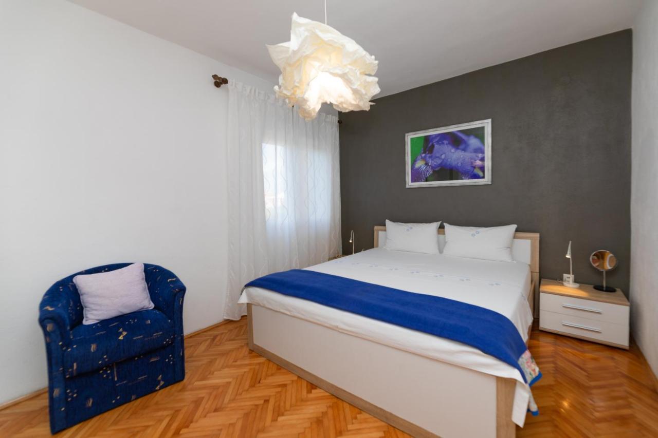 Apartments Martic Supetar Extérieur photo