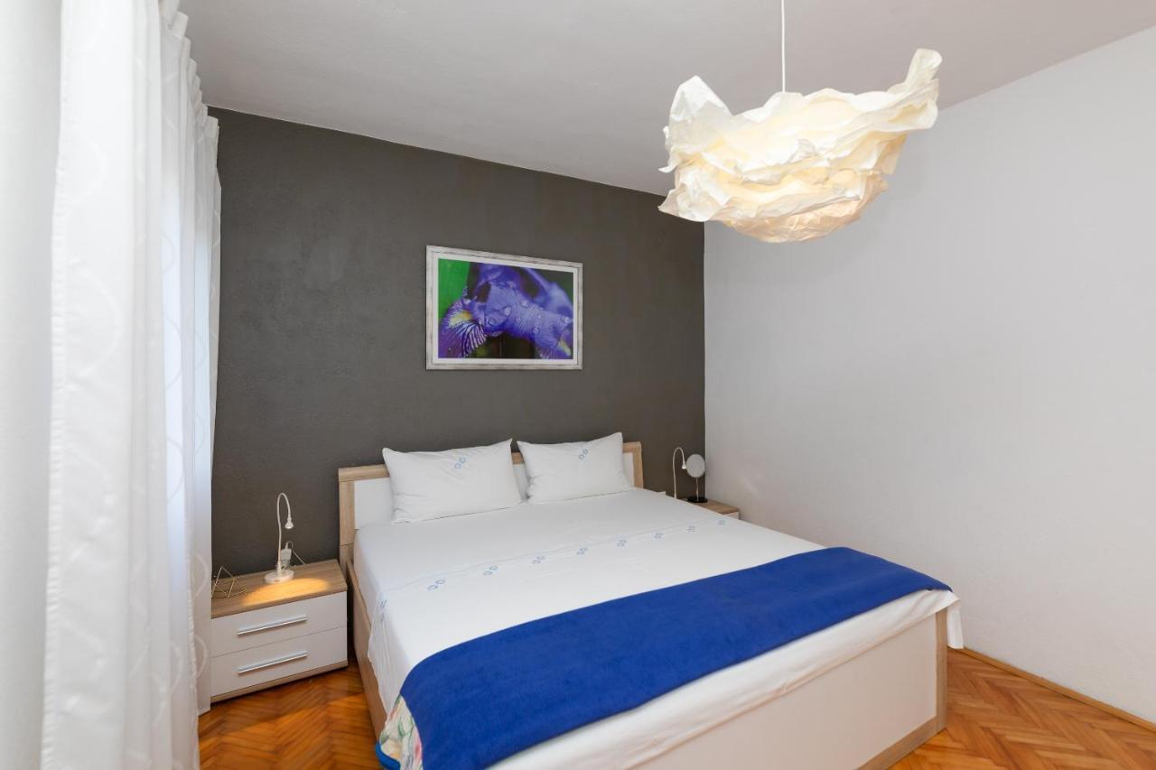 Apartments Martic Supetar Extérieur photo
