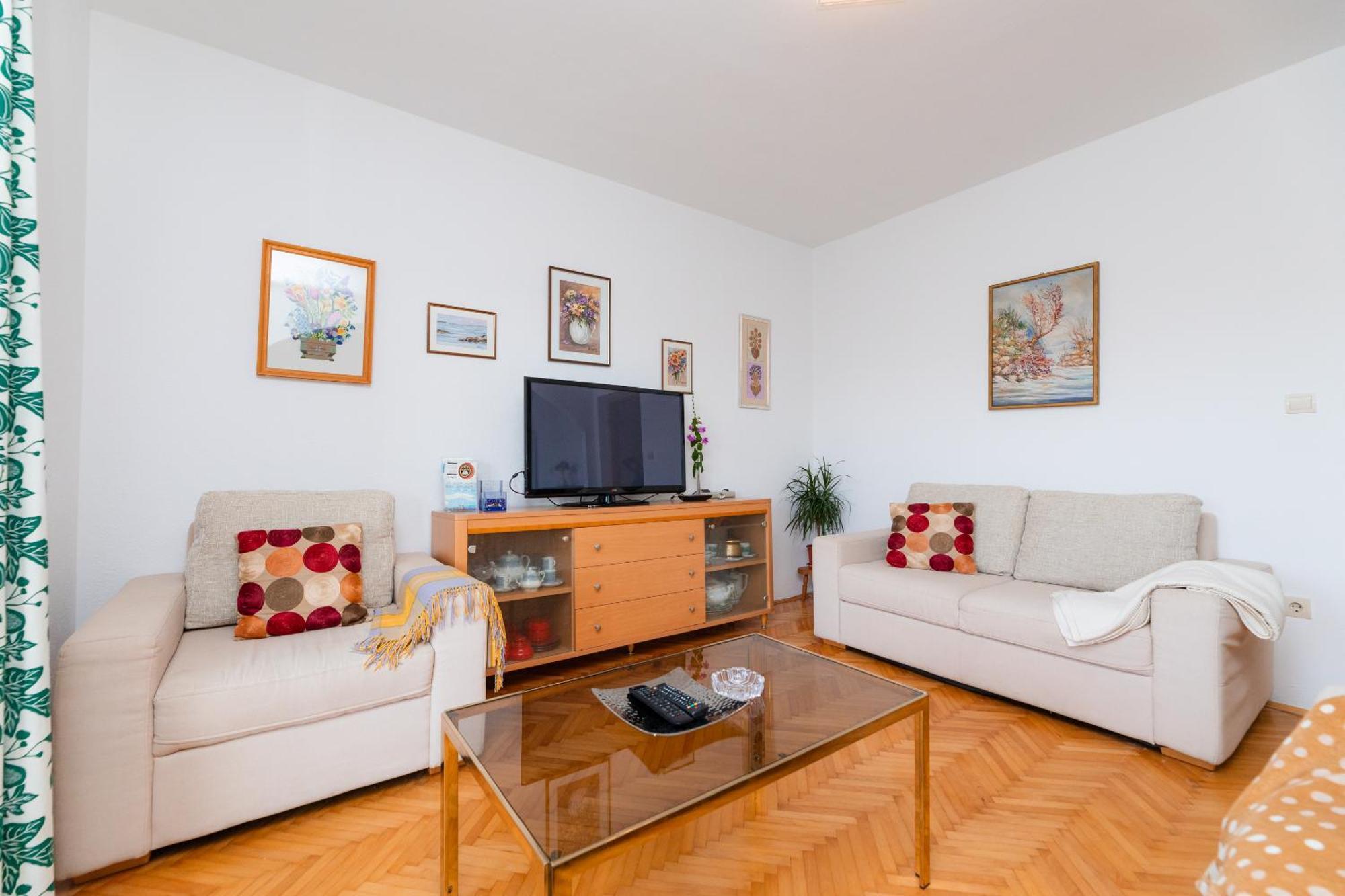 Apartments Martic Supetar Extérieur photo